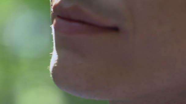 Gleichgeschlechtliches Paar Streichelt Küsst Leidenschaftlich Zeigt Schwule Liebe — Stockvideo