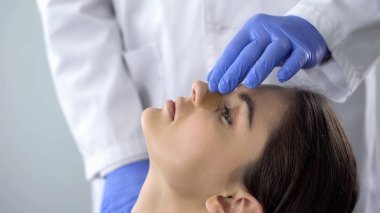 Doktor hasta burun Burun estetiği ameliyatı, tıbbi yardım, sağlık sonra incelenmesi