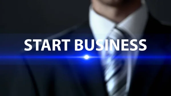 Iniciar Negócio Homem Terno Frente Tela Plano Negócios Inicialização — Fotografia de Stock