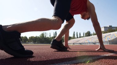 Düşük başlangıç, zafer için profesyonel eğitimler ile sporcu başlangıç yarış