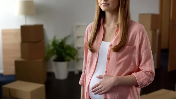 Unga Gravid Kvinna Lägenhet Bostad Program För Ensamstående Mödrar — Stockfoto