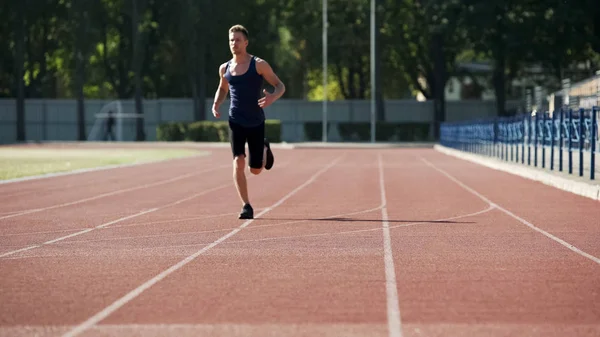 Homem Fazendo Esportes Correndo Círculos Estádio Exercícios Diários Estilo Vida — Fotografia de Stock