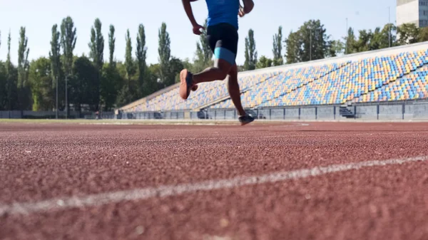 Atleta Che Corre Allo Stadio Prepara Competizione Allenamenti Quotidiani — Foto Stock