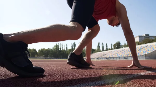 Спортсмен Починає Гонку Низьким Стартом Професійні Тренування Перемоги — стокове фото