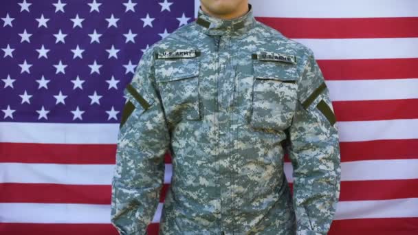 American Soldier Holding Books Standing Flag Background Military Education — Stock Video