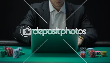 Dizüstü bilgisayar uygulama üzerinde bahis online casino oyuncu oyunu, bağımlılığı kaybetti