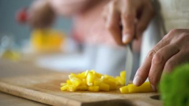 Geleneksel vejetaryen yemek pişirme ve elele, Aile yaşlı çift