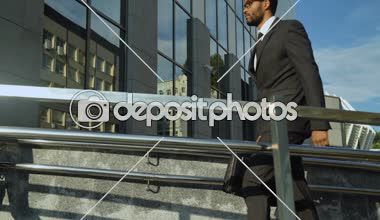 Genç Girişimciler ofis binası, iş adamları, careerists girme