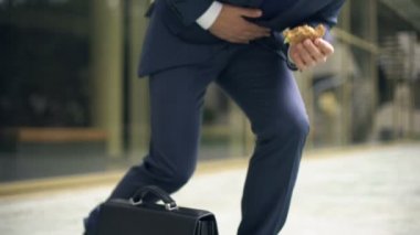 Acı ani mide kramp, sağlıksız beslenme etkisi, ülser yönetmen