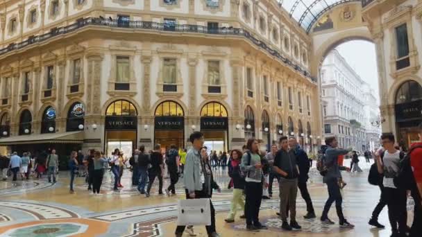 Milan Talya Mayıs 2018 Yaklaşık Şehirde Alışveriş Milan Lüks Butikler — Stok video