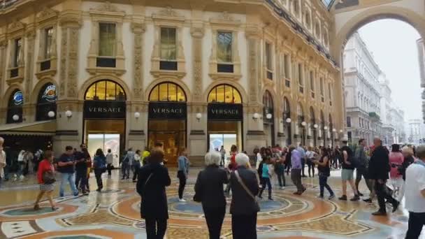 Milan Italië Circa Mei 2018 Winkelen Stad Milaan Toeristen Prachtige — Stockvideo