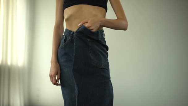 Anorexia Meisje Dragen Van Een Broek Been Dikke Mensen Mager — Stockvideo