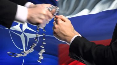 Brussels, Belçika - Haziran 2018 yaklaşık: Nato Rusya, zincirleme silah, siyasi veya ekonomik çatışma, savunma yaptırımlar