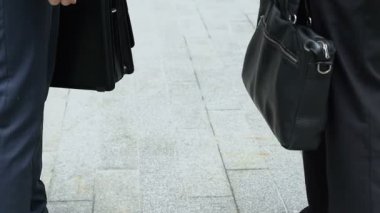İş arkadaşları, ekip çalışması kavramı, güçlü karşılıklı destek de başlangıçta