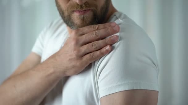 Біль Плечі Вказується Плямою Чоловік Травмований Суглоб Після Фізичних Вправ — стокове відео
