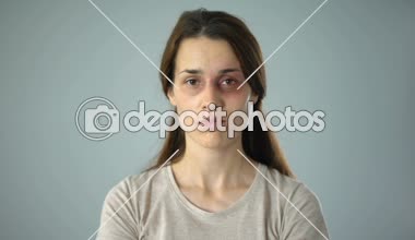 Yardım işareti, saldırı Aile, şiddet ve aşağılama tutan hırpalanmış kadın