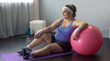 Kendine güvenen bayan elbise hakkında rüya başarılı egzersiz ile memnun