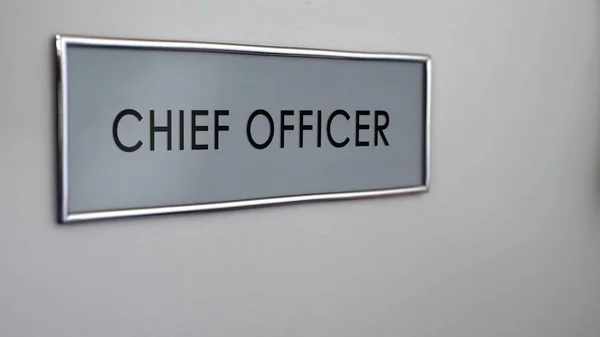 Chief Officer Door Desk Closeup Gestão Topo Empresa Posição Líder — Fotografia de Stock