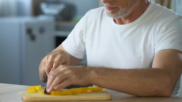 Husband Preparing Salad Wife Vegetarian Family Recommends Healthy Lifestyle — Stock Video