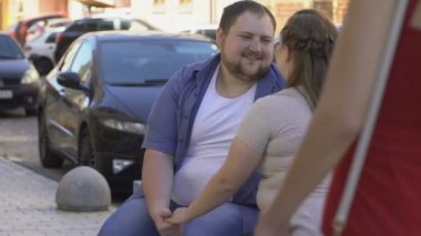 Obez erkek ince kadın, kilolu kız kıskanç ve rahatsız arıyorum