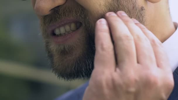 Empresario Sintiendo Dolor Muelas Cuidado Dental Inflamación Pulpa Medicina — Vídeo de stock