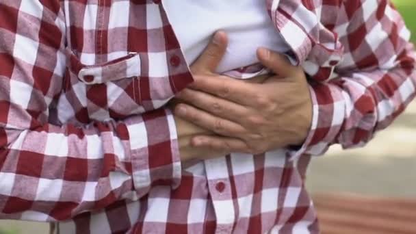 Homem Tendo Ataque Cardíaco Livre Dor Peito Arritmia Estilo Vida — Vídeo de Stock