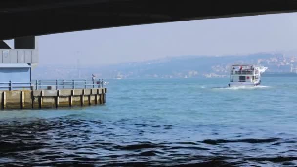 Türkisches Dampfschiff Auf See Stadtrundfahrten Mit Öffentlichen Verkehrsmitteln — Stockvideo