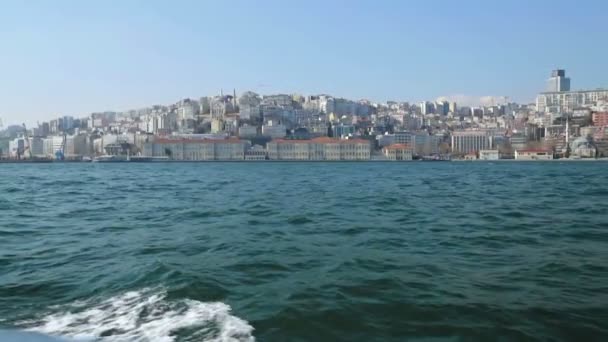 Old New Istanbul View View Sailing Boat Awesome Overbuilt Coastline — Stock Video