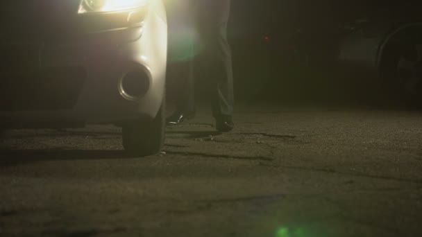 Hombre Rico Traje Negocios Comprando Drogas Traficante Cerca Coche Por — Vídeo de stock