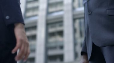 Tokalaşırken, iş adamları kabul sözleşme, başarılı bir müzakere hakkında