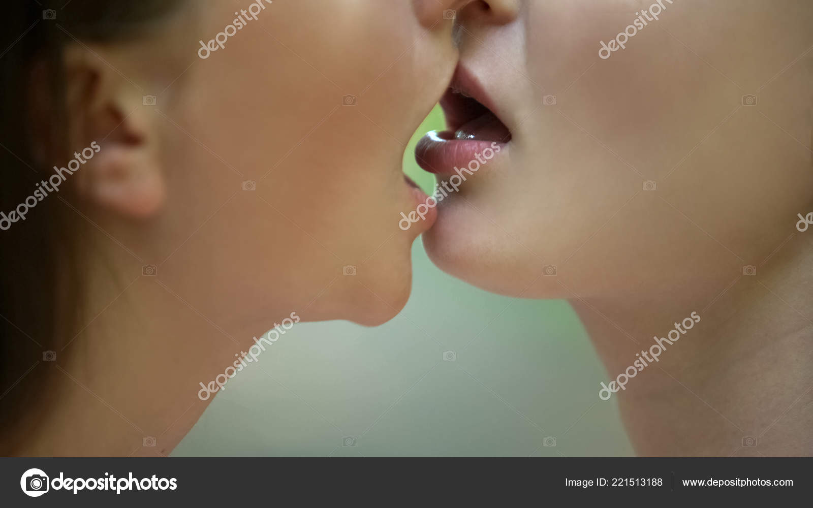 Lesbian Orgasm Up Close