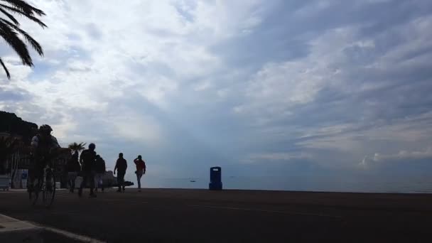 Gente Caminando Por Hermoso Terraplén Ciudad Niza Viajes Lapso Tiempo — Vídeo de stock