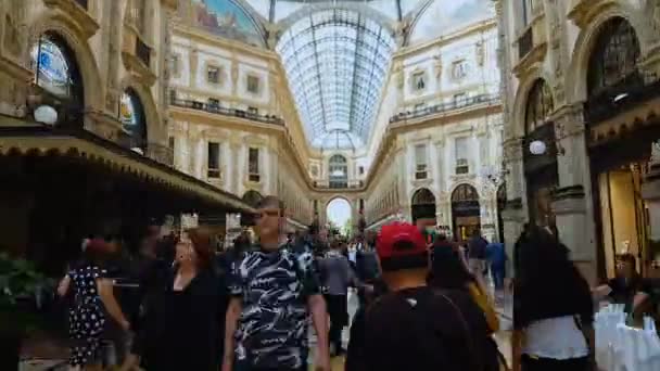 Milan Itálie Cca Červen 2018 Nákupy Městě Krásná Galerie Vittorio — Stock video