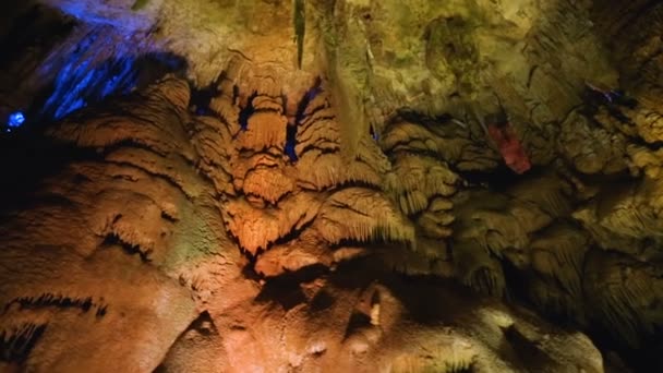 Rocas Dentro Antigua Cueva Las Montañas Del Cáucaso Kutaisi Viaje — Vídeo de stock