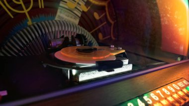 Retro müzik kutusu pikap closeup, eski moda parti eğlence, müzik aygıtı