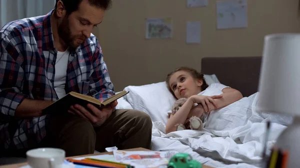 Caring Father Reading Fairytale Book Daughter Sleep Happy Childhood — Stock Photo, Image