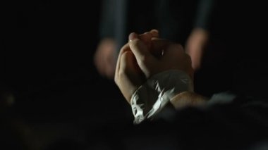 Anonim veren büyük miktarda para, cinsel köle olarak kaçakçılığı insan