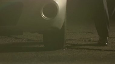 Tanımlanamayan müşteri sözleşme cinayet işlemek için fotoğraf ve para suikastçi verir