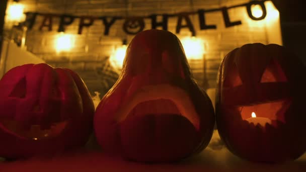 Eng Jack Lantern Pompoenen Met Kaarsjes Tafel Halloween Party Design — Stockvideo