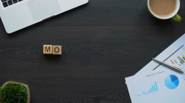 Motivasyon, iş kadını kelimesine küpleri, çalışanların iş sonuç için yapım