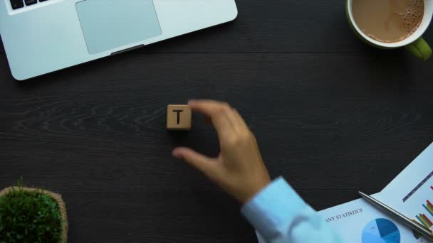 Équipe Femme Affaires Faisant Mot Cubes Groupe Travail Cohésif Amical — Video