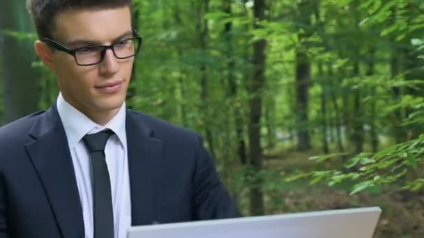 Projet Fin Homme Affaires Heureux Environnement Respectueux Environnement Systèmes Économie — Video