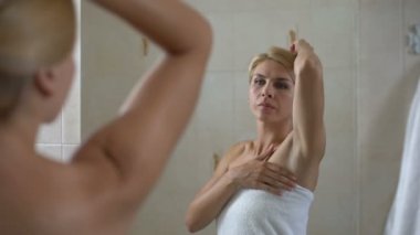 Lady koltuk altı, Kuru cilt ile memnun düşük kalite antiperspirant, vücut bakımı