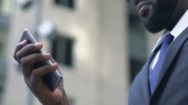 App servetinin artması kolayca izlemek için smartphone kullanarak hissedar