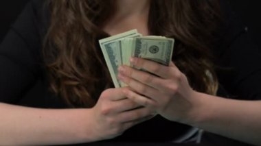 Binlerce dolar, mutluluk para aldığını, miras kavramı anlatırken dul