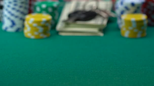 Persona Desesperada All Jugar Póquer Cuello Nada Casino — Vídeos de Stock