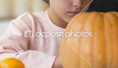 Sevimli kız boyama jack balkabağı, Cadılar Bayramı arifesi parti, gizem için hazırlık