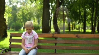 Ölü Büyükbaba, hayaleti tezgah, yalnızlık ve hüzün izliyor hatırlar