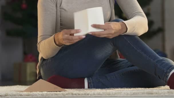 Hermosa Dama Poniendo Carta Sobre Sinceramente Creer Ingenuidad Milagro — Vídeos de Stock