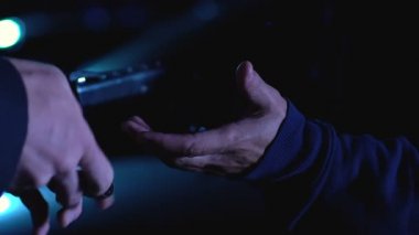 Tabanca ile tehdit ceza para işadamı, zorla yakın çekim